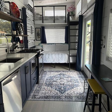 Villa Pet Friendly, Modern Tiny House In Vibrant Clermont Esterno foto