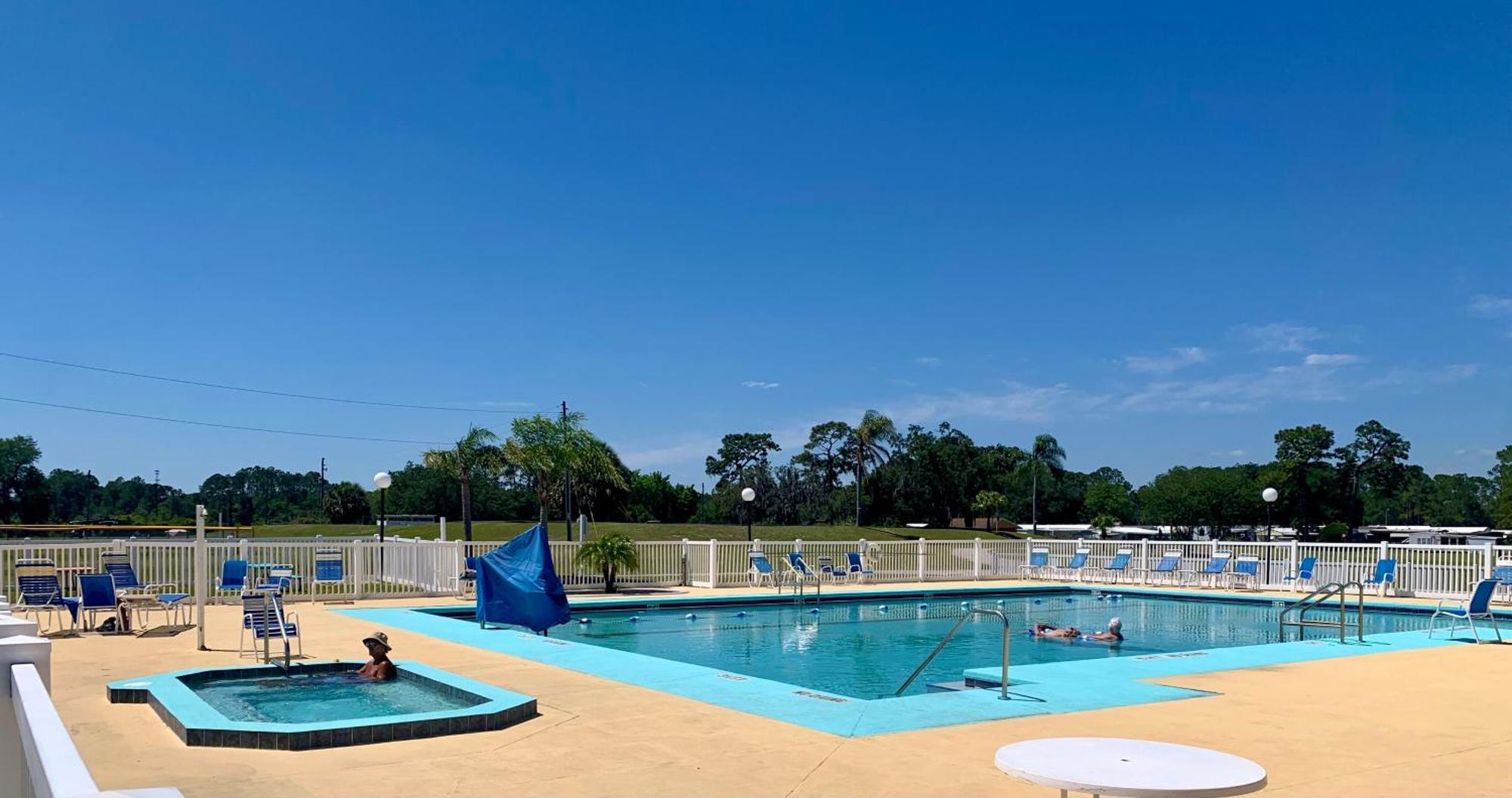 Villa Pet Friendly, Modern Tiny House In Vibrant Clermont Esterno foto